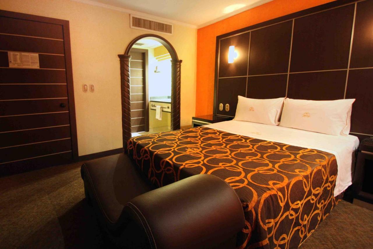Motel Mirage Гвадалахара Экстерьер фото